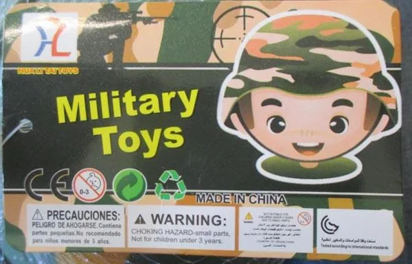 Pistola giocattolo e casco. «Military Toys» — foto 2 dell'alert A11/0009/17