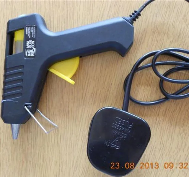 Pistola di colla «Mini Glue Gun» — foto 1 dell'alert A12/1197/13