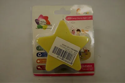 Luce notturna del LED «Mini Led Night Lights Cute Star Light Sensor Control Kids Room Decoration Lamp US/EU Plug» — foto 1 dell'alert A11/00011/21