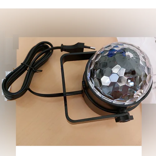 Luce da discoteca «Mini lumière disco LED RGB rotative à 360 degrés, télécommande et contrôle musical, écla…» — foto 1 dell'alert SR/02765/26