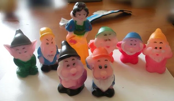 Figure di giocattoli in plastica «Mini Series Toys» (New Toys)