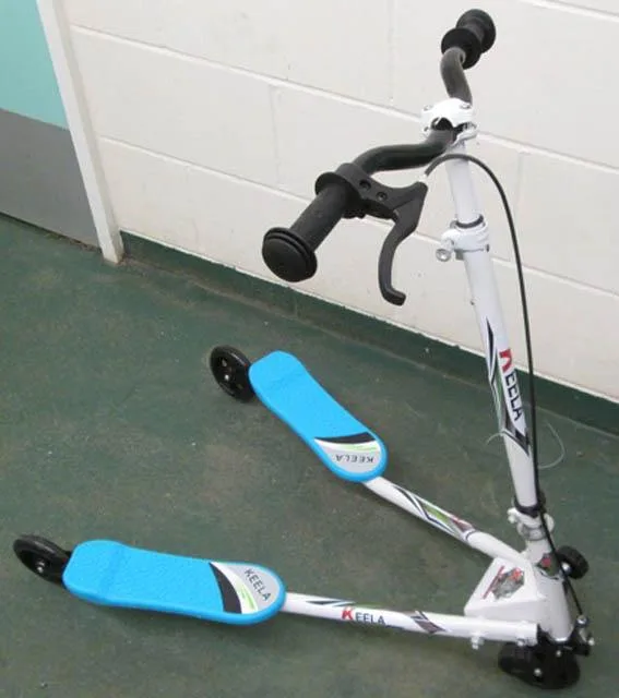 Lo Scooter «Mini-Speeder, Freestyle Rider» — foto 2 dell'alert A12/0499/14