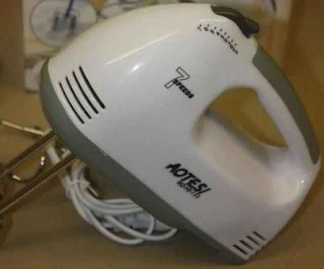 Miscelatore alimentare "Super Hand Mixer" & #13; & #13; — foto 1 dell'alert 0836/11