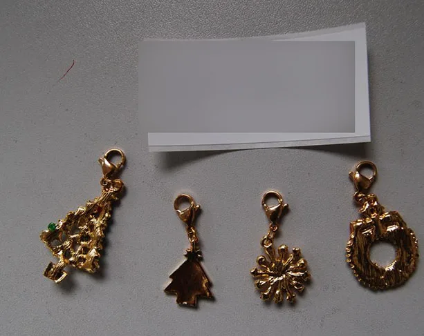 Set di gioielli «MJARTORIA Schmuck Adventskalender 2021 Damen Mädchen Frauen Kinder Xmas Weihnachtskalend…» — foto 4 dell'alert INFO/00052/22