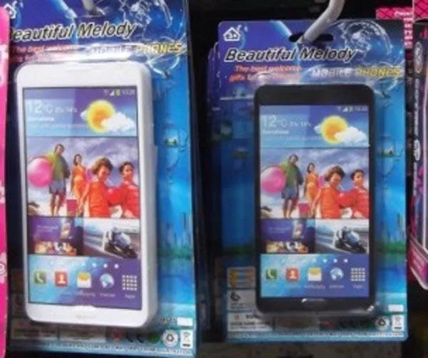 Telefono cellulare giocattolo «Mobile phone» — foto 2 dell'alert A12/1559/16