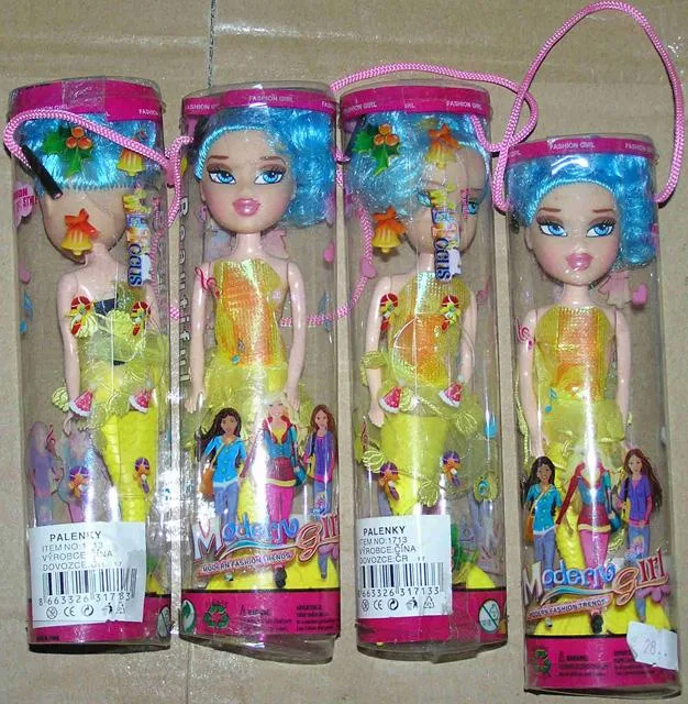 Bambola di plastica «Modern girl» (Unknown)