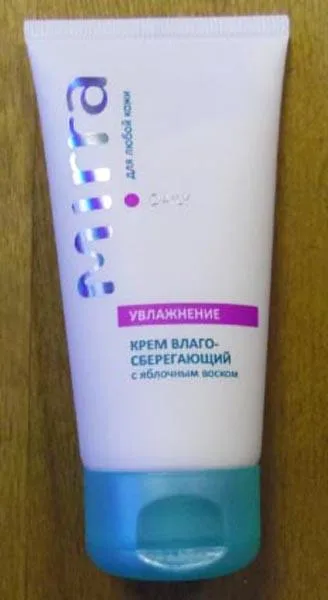 Crema di panna «Moisturizing cream with apple wax» — foto 1 dell'alert A12/0248/17