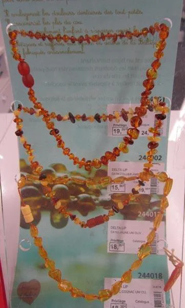 Collana di ambrato «Mon premier collier d'ambre ('My first amber necklace')» — foto 3 dell'alert A12/0458/16