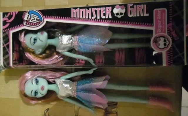 Bambola di plastica «Monster Girl» — foto 2 dell'alert A12/1877/13