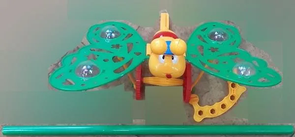 Giocattolo push-along «Motyl» (TOYS GROUP)