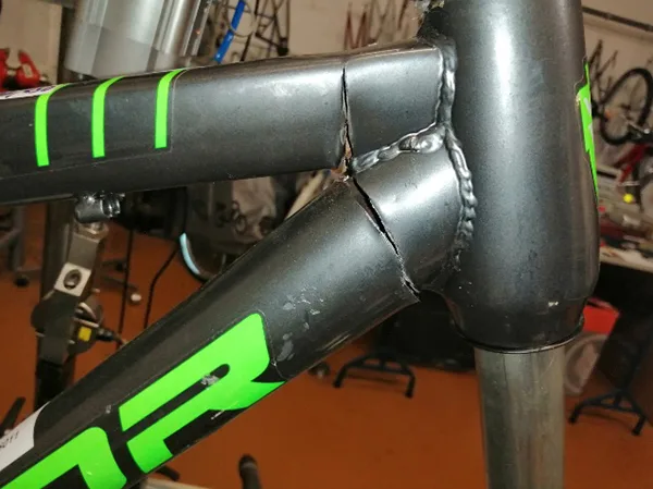 Bicicletta «Mountain bicycle» — foto 3 dell'alert A12/00342/22