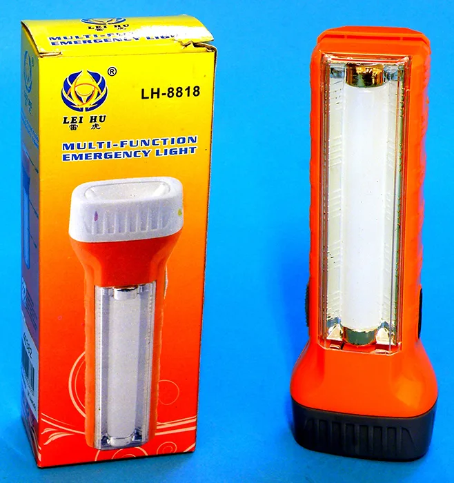 Lampada/torcia portatile LED «MULTI-FUNCTION EMERGENCY LIGHT» — foto 1 dell'alert A12/01164/20