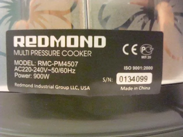 Fornello a pressione elettrico «Multi Pressure Cooker» (REDMOND)