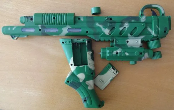 Pistola giocattolo «Multifunction gun» — foto 2 dell'alert A12/0458/19
