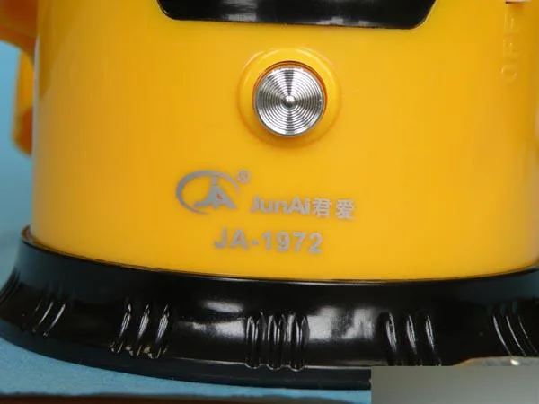 Lampada a LED portatile «Multifunctional Camping Lamp» — foto 2 dell'alert A12/1507/17