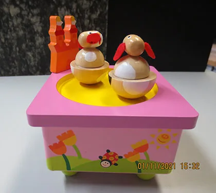 Carillon di musica «Music Box Dancing Dogs» — foto 2 dell'alert A12/01598/22