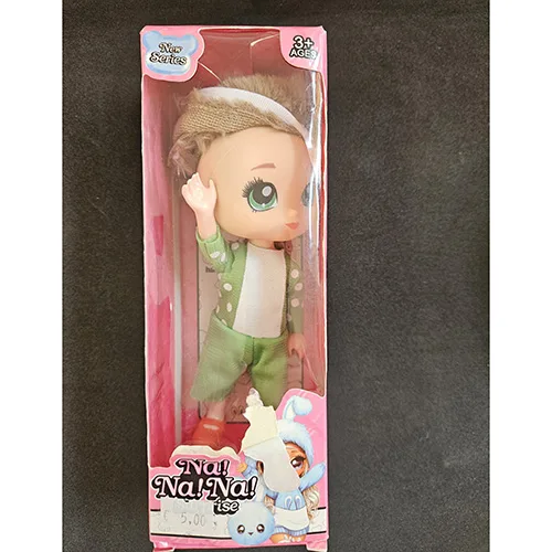 Bambola di plastica «Na! Na! Na!»