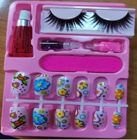 Unghie false e ciglia autoadesive «Nail Art Beads Set» — foto 1 dell'alert A12/00682/22