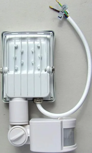 Proiettore a LED «Naswietlacz LED 10 W z czujnikiem ruchu» — foto 4 dell'alert A12/0843/19