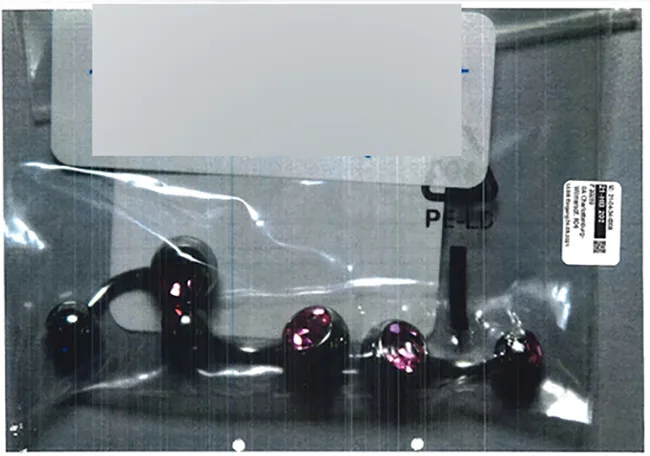 Piercing a bottone della pancia «Navel piercing "bananas with two pink stones"» — foto 1 dell'alert A12/01138/21