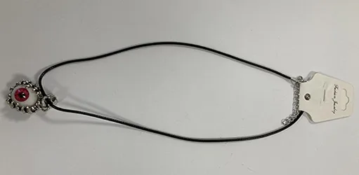 Collana di collane «Necklace with pendant» — foto 2 dell'alert A12/01044/23