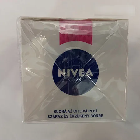 Crema viso «Nivea - Essentials 24H day face cream» — foto 2 dell'alert A12/02894/23