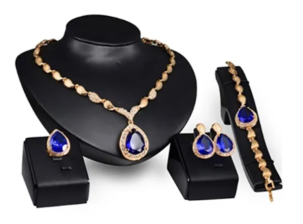 Set di gioielli «Noble Femmes de luxe formelle fête goutte d'eau zircon cubique collier boucles d'oreille…» — foto 1 dell'alert A12/00989/21