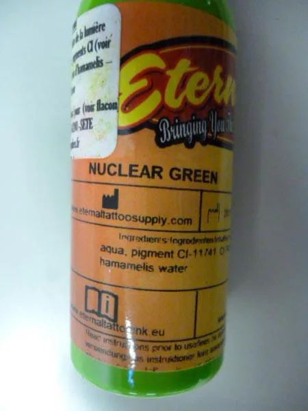 Inchiostro del tatuaggio «Nuclear green» (Eternal Ink)