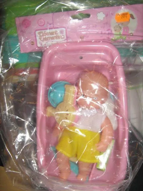 Bambola di plastica «Occupe-toi de ton BB (Take Care of your Baby)» (Clément Clémentine - MGM)
