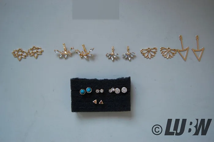Set di orecchini «Ohrstecker-Set für Damen, Mädchen, hohle Lotusblüte, Ohrringe, Jacken, Kristall, schlich…» — foto 2 dell'alert INFO/00069/22