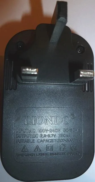 Caricabatterie 
 & #13; «Omnipotence Travel Charger» — foto 1 dell'alert A12/0434/13