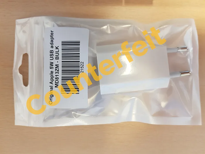 Caricabatterie/adattatore USB «Original Apple 5W USB Adapter MD813ZM - BULK» (Apple (counterfeit))