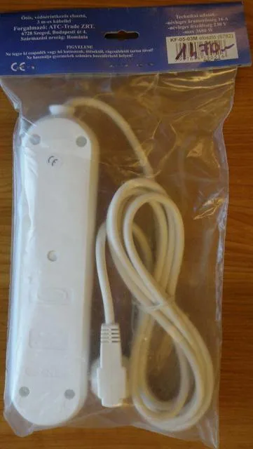Cavo di estensione di rete «Ötös Védőérintkezős Elosztó (5-unit extension lead with safety cover")» — foto 2 dell'alert A12/1734/14