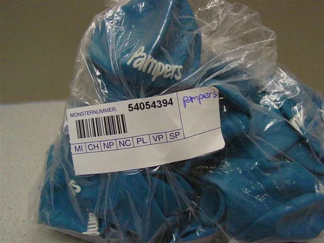 Palloncini "Pampers ballonnen blauw" e "De bouw Maakt het" bianco. (Everts Pol)
