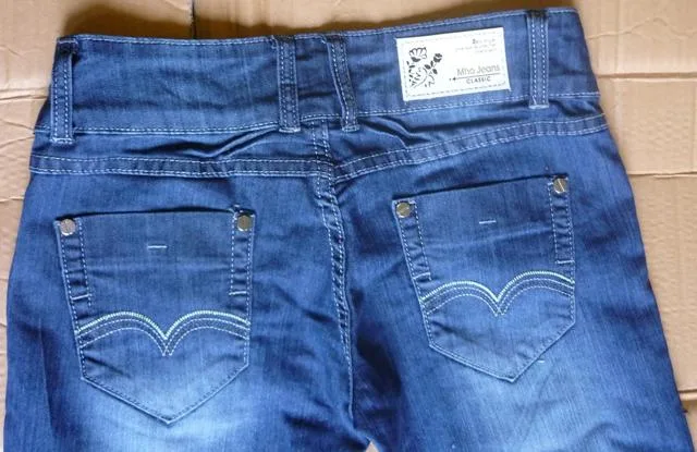 Pantaloni da donna "Classic" & #13; & #13; — foto 2 dell'alert 0763/11