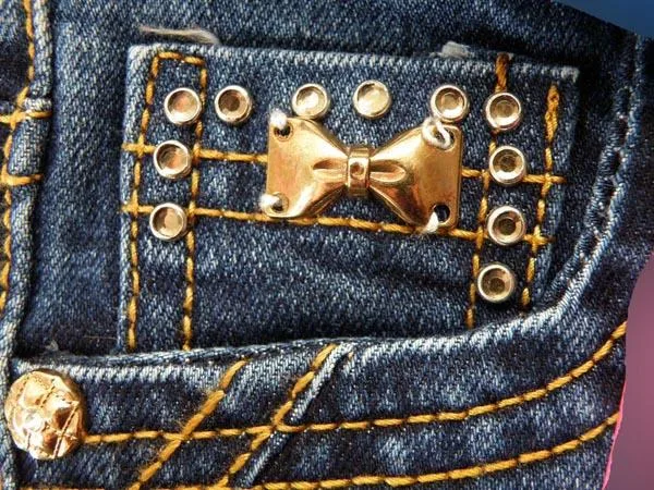 Pantaloni per bambini — foto 2 dell'alert A12/0451/17