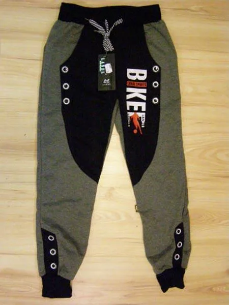 Pantaloni per bambini — foto 2 dell'alert A12/0106/16