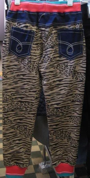 Pantaloni per ragazza — foto 2 dell'alert A12/1581/15