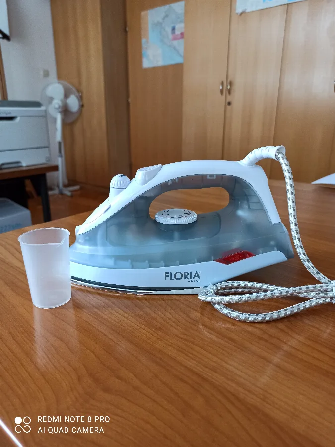 Ferro da stiro elettrico «Parno glačalo» — foto 2 dell'alert A12/01400/23