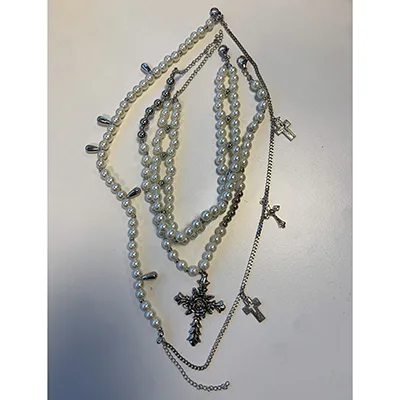 Collana «Pearl Necklace with Gothic Cross» — foto 2 dell'alert SR/00617/26