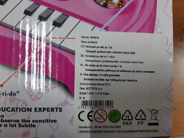Pianoforte giocattolo a batteria «Piánko na baterie JIN BO» — foto 3 dell'alert A11/00075/21