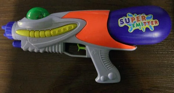 Pistola ad acqua "SUPER emettitore" — foto 2 dell'alert 1422/08