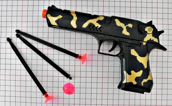 Pistola giocattolo — foto 2 dell'alert A12/1448/16