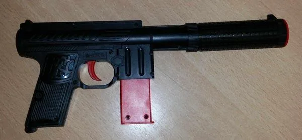 Pistola giocattolo «Pistolet avec Chargeur ('Gun with magazine')» — foto 2 dell'alert A12/1735/16