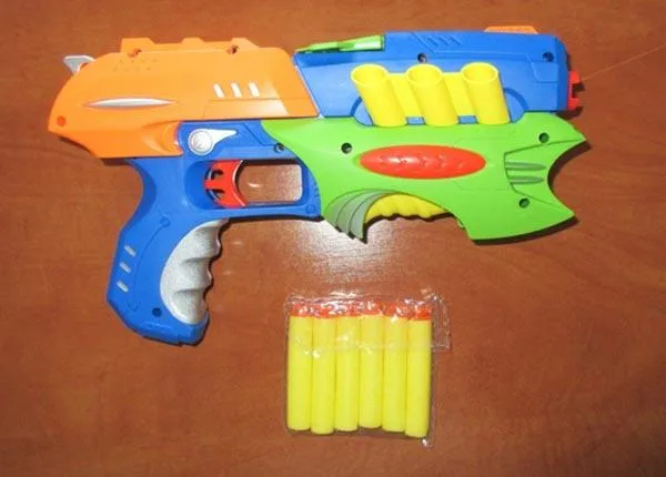 Pistola giocattolo «Pistolet [Gun]» (Gazelo Toys)