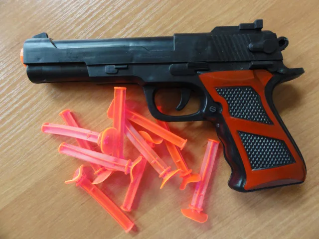 Pistola giocattolo di plastica «Pistolet na strzalki» — foto 2 dell'alert A12/01267/20