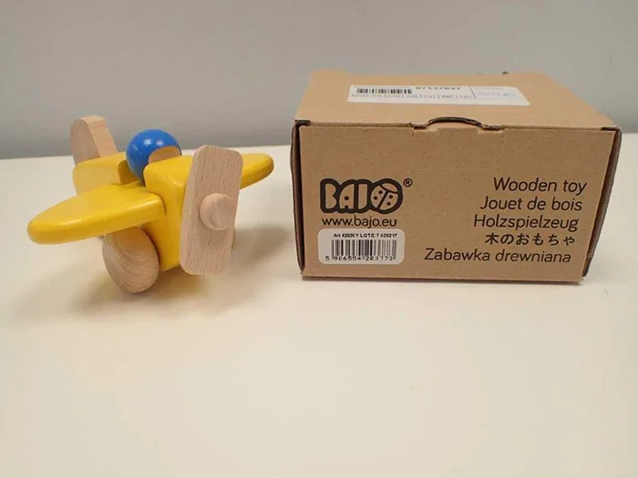 Giocattolo di legno «Plane with pilot» (Bajo)