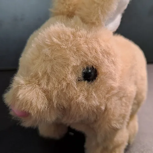 Coniglio giocattolo a batteria «Plush Toy rabbit» — foto 3 dell'alert SR/02394/25