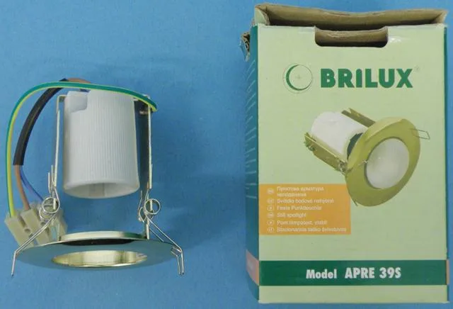 Riflettore incorporato «"Pont lámpatest, stabil" (still spotlight)» (Brilux)