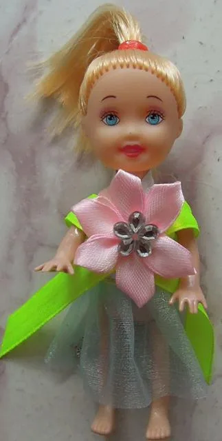 Bambola di plastica «POP GIRL, Girl Fashion Series» — foto 2 dell'alert A12/1296/14